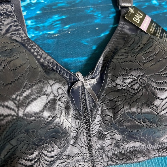 Bali Women's Elegant Black Lace Bra 38B - Picture 4 of 10